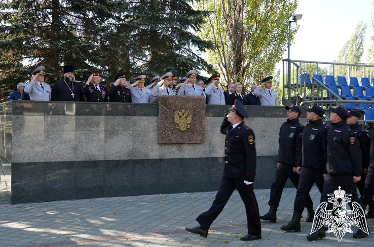 НАЧАЛЬНИК УПРАВЛЕНИЯ РОСГВАРДИИ ПО ВОРОНЕЖСКОЙ ОБЛАСТИ ПОЗДРАВИЛ КУРСАНТОВ ИНСТИТУТА МВД С ПРИНЯТИЕМ ПРИСЯГИ