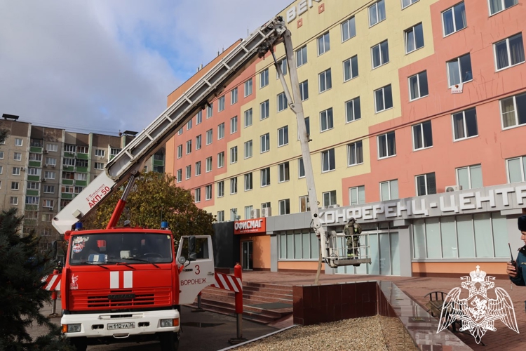 В Воронеже Росгвардия и МЧС провели совместную пожарно-тактическую тренировку