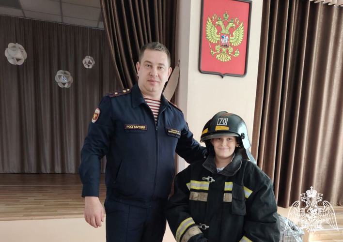 Урок безопасности провели росгвардейцы для школьников Воронежской области