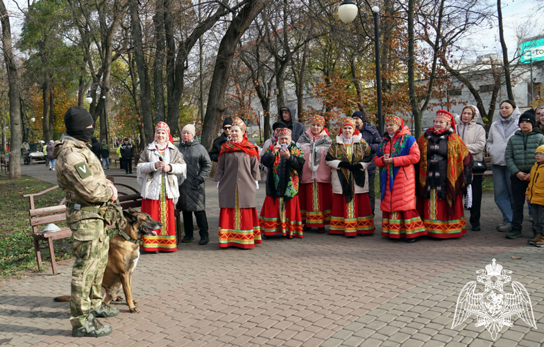 Представители Росгвардии в Воронеже приняли участие в городском мероприятии, посвященном Дню народного единства