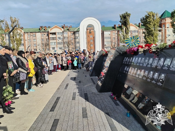 В Воронежской области представители Росгвардии приняли участие в церемонии открытия мемориала сотрудникам, погибшим при исполнении воинского долга 
