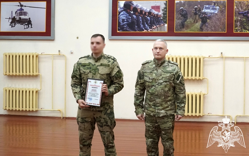 В День образования ОМОН и ОМОН (на транспорте) в Воронеже отличившихся сотрудников спецподразделений отметили медалями, почетными грамотами и благодарностями