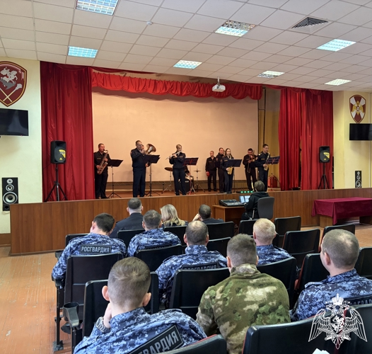В Воронеже состоялся новогодний концерт для военнослужащих и сотрудников Росгвардии
