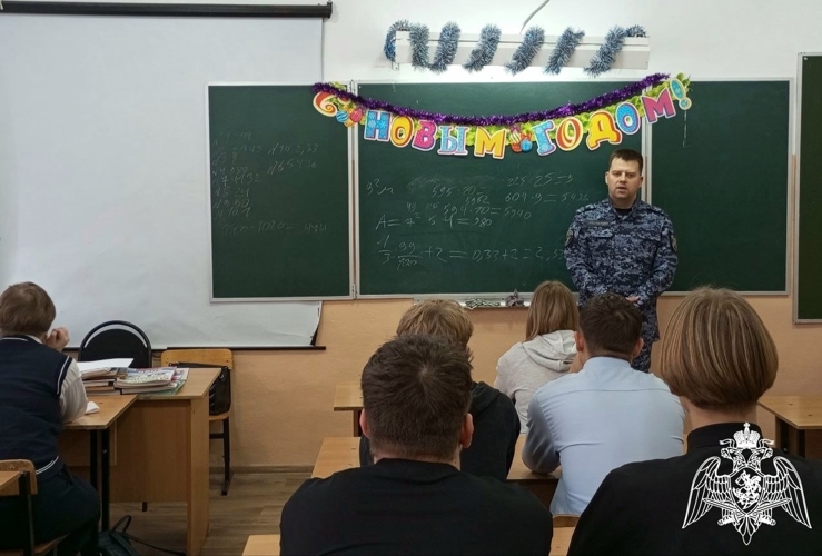 Росгвардия проводит цикл профориентационных и патриотических мероприятий в Воронежской области 
