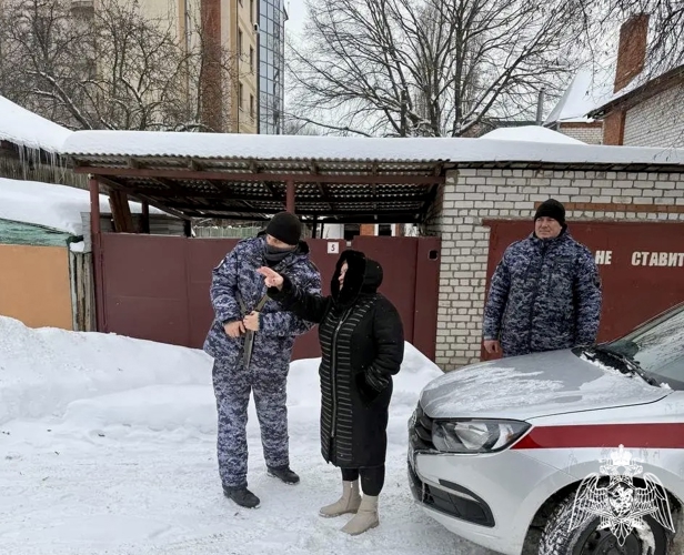 Сотрудники Росгвардии оказали помощь женщине, которая потерялась в Воронеже