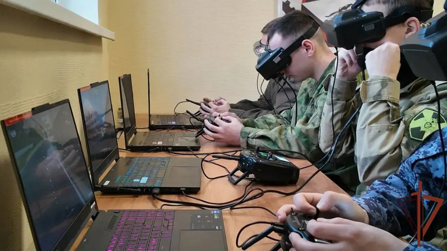 ОПЕРАТОРЫ БПЛА РОСГВАРДИИ ГОТОВЯТСЯ К ВЫПОЛНЕНИЮ ЗАДАЧ В ЗОНЕ СВО