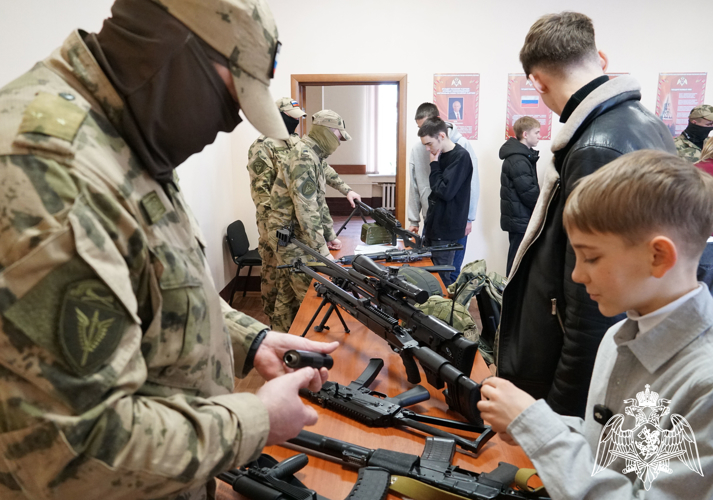 Росгвардия в Воронеже приняла участие в благотворительном проекте «Обними мечту» 
