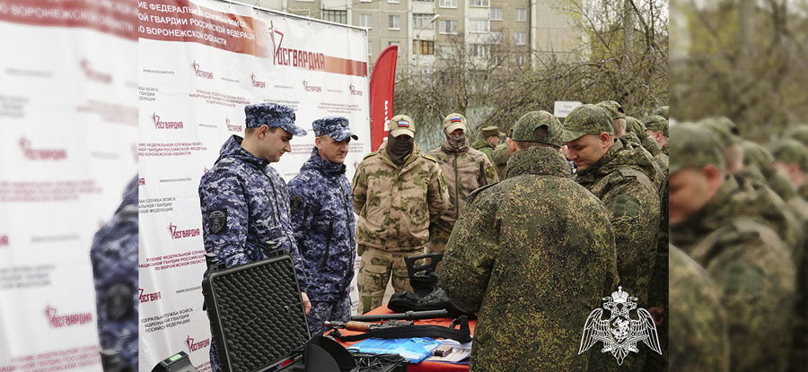 В Воронеже росгвардейцы стали частью ежегодной патриотической акции  « День призывника»  для молодежи допризывного возраста 
