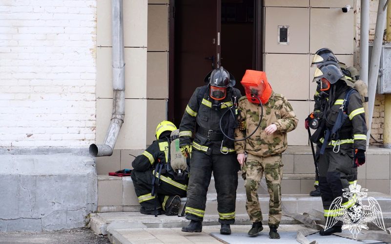 В Воронеже Росгвардия и МЧС провели пожарно-тактические учения 