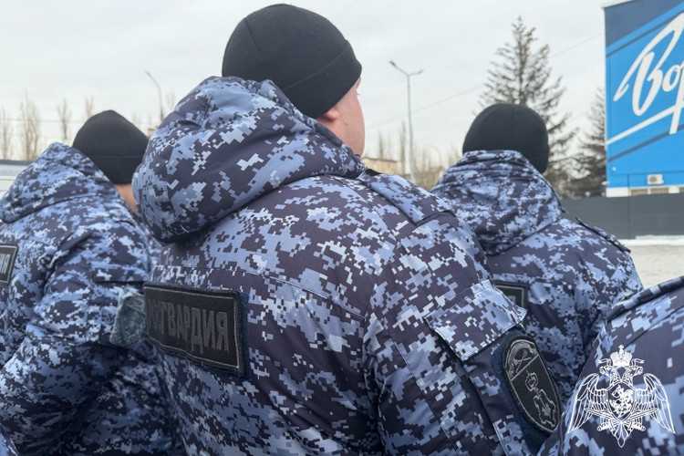 СОТРУДНИКИ РОСГВАРДИИ ОБЕСПЕЧИЛИ БЕЗОПАСНОСТЬ НА ФУТБОЛЬНОМ МАТЧЕ В ВОРОНЕЖЕ