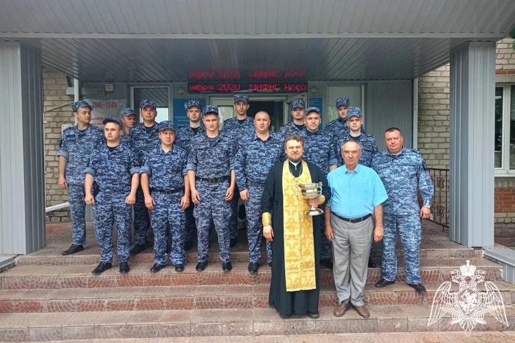 В Воронежской области состоялась встреча росгвардейцев с представителем духовенства