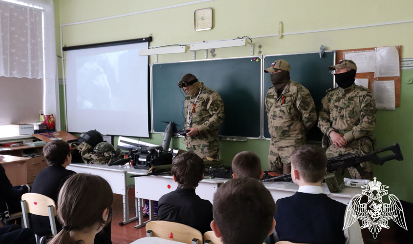 В Воронеже Росгвардия проводит мероприятия военно-патриотической направленности для молодежи в преддверии Дня Победы