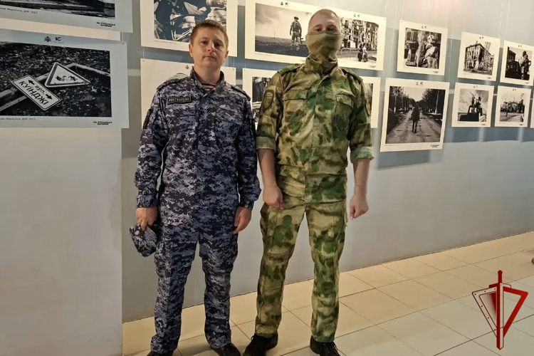 Представитель Управления Росгвардии по Воронежской области посетил открытие фотовыставки «На страницах истории»