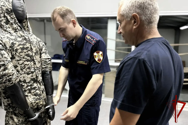 В Воронеже Росгвардейцы провели плановую проверку квалификации частных охранников