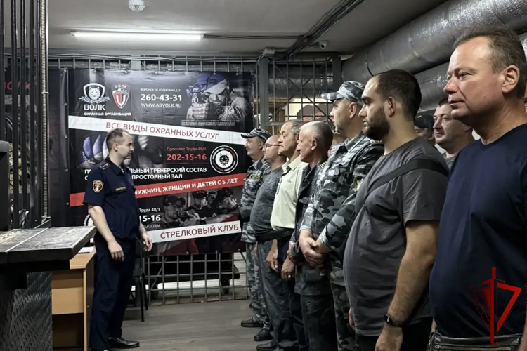 В Воронеже Росгвардейцы провели плановую проверку квалификации частных охранников