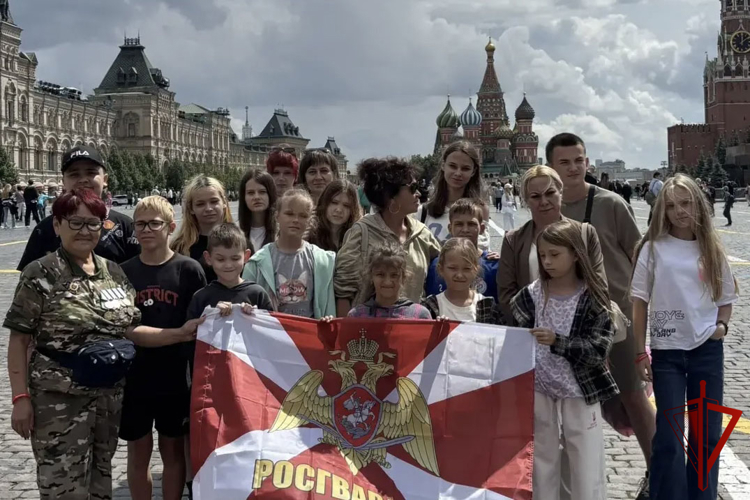 Незабываемые «Каникулы с Росгвардией»  в столице: дети воронежских росгвардейцев посетили Москву