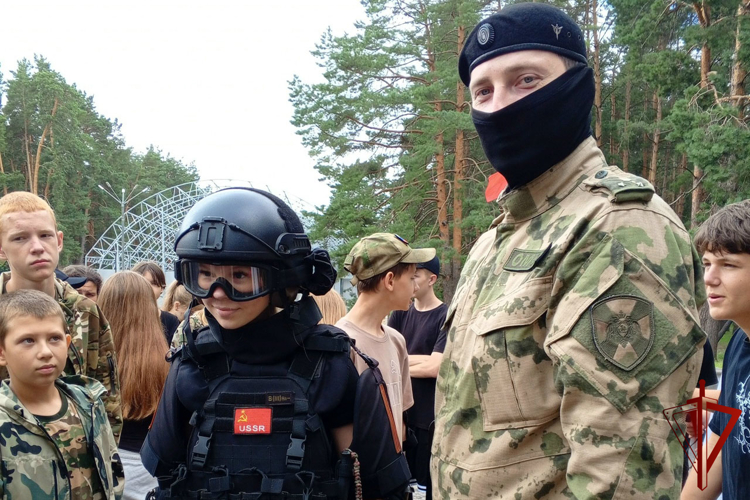 «КАНИКУЛЫ С РОСГВАРДИЕЙ» ПРОДОЛЖАЮТСЯ ДЛЯ КУРСАНТОВ ВОЕННО-ПАТРИОТИЧЕСКИХ КЛУБОВ ВОРОНЕЖСКОЙ ОБЛАСТИ 