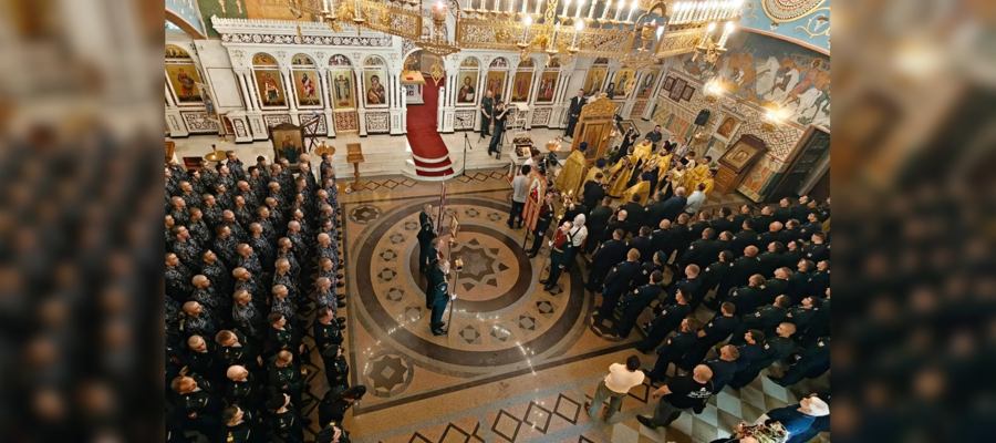 В День крещения Руси в Князь-Владимирском храме - главном храме Росгвардии состоялся праздничный молебен с крестным ходом