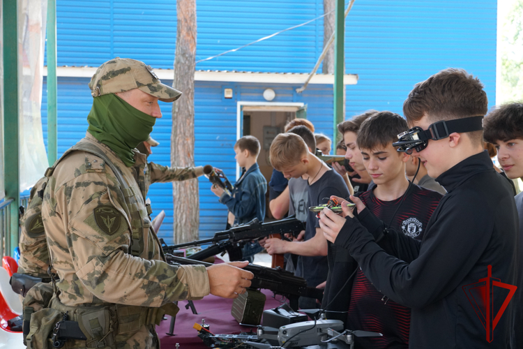 Росгвардейцы усовершенствовали военно-спортивную игру «Зарница» в рамках всероссийской ведомственной акции «Каникулы с Росгвардией»