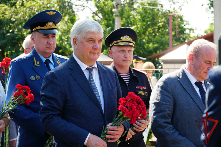 В Воронеже начальник Управления Росгвардии почтил память воинов, погибших в Первой мировой войне
