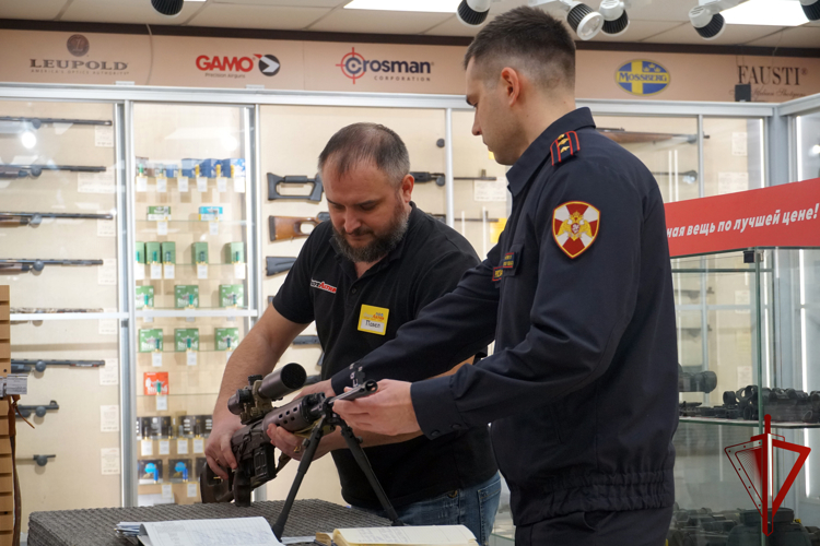 ОФИЦЕРЫ РОСГВАРДИИ В ВОРОНЕЖСКОЙ ОБЛАСТИ ЗА ПРОШЕДШУЮ НЕДЕЛЮ ПРОВЕРИЛИ СВЫШЕ 180 ВЛАДЕЛЬЦЕВ ГРАЖДАНСКОГО ОРУЖИЯ