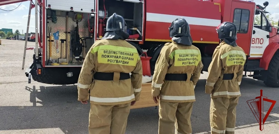 В  Воронеже росгвардейцы провели противопожарную тренировку 