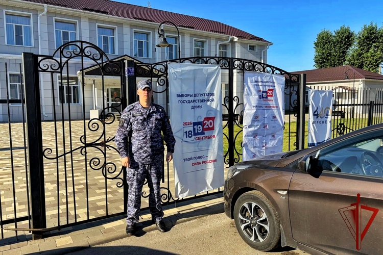 Росгвардейцы приняли участие в обеспечении безопасности при проведении выборов в Воронежской области