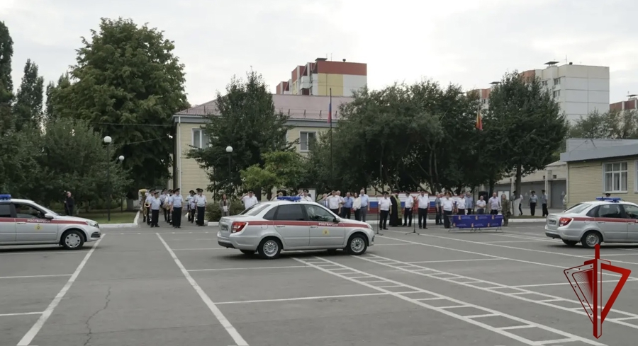 В Воронеже росгвардейцы приняли участие в общегородском гарнизонном разводе