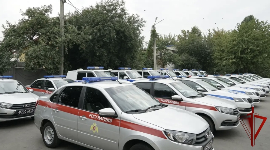 В Воронеже росгвардейцы приняли участие в общегородском гарнизонном разводе