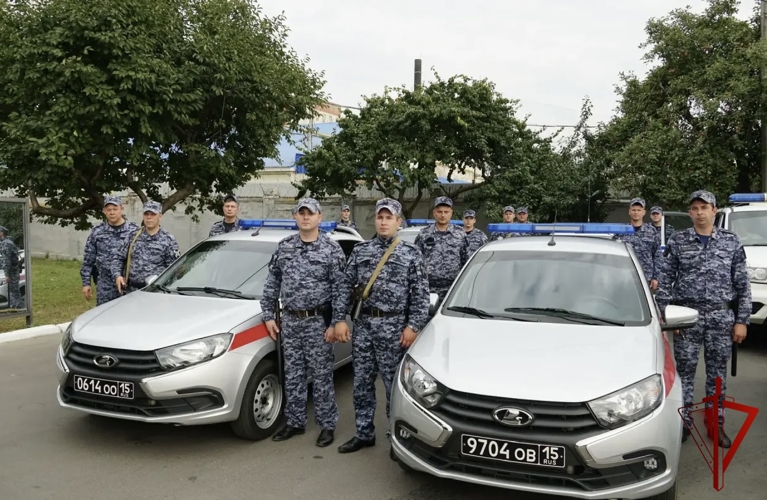 В Воронеже росгвардейцы приняли участие в общегородском гарнизонном разводе