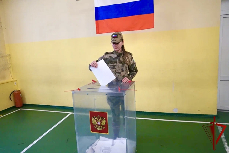 Воронежские росгвардейцы отдали голоса на выборах депутатов  Государственной Думы