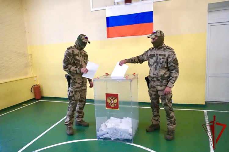 Воронежские росгвардейцы отдали голоса на выборах депутатов  Государственной Думы