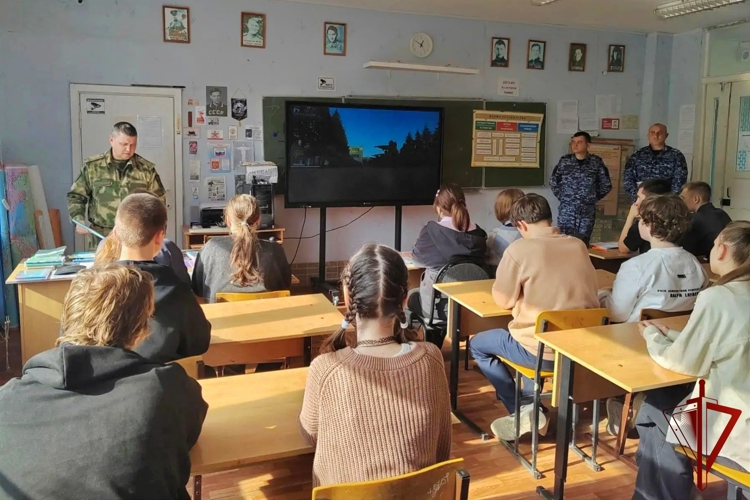 В Воронежской области проходят профориентационные встречи с сотрудниками и военнослужащими Росгвардии