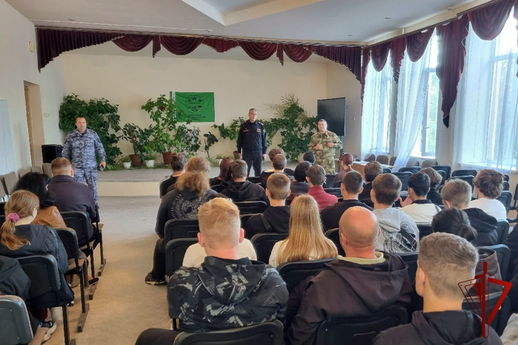 В Воронежской области проходят профориентационные встречи с сотрудниками и военнослужащими Росгвардии